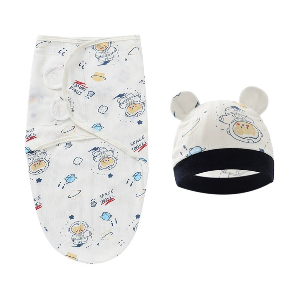 Détail du col et de l’ouverture du sac de sommeil pour nouveau-né