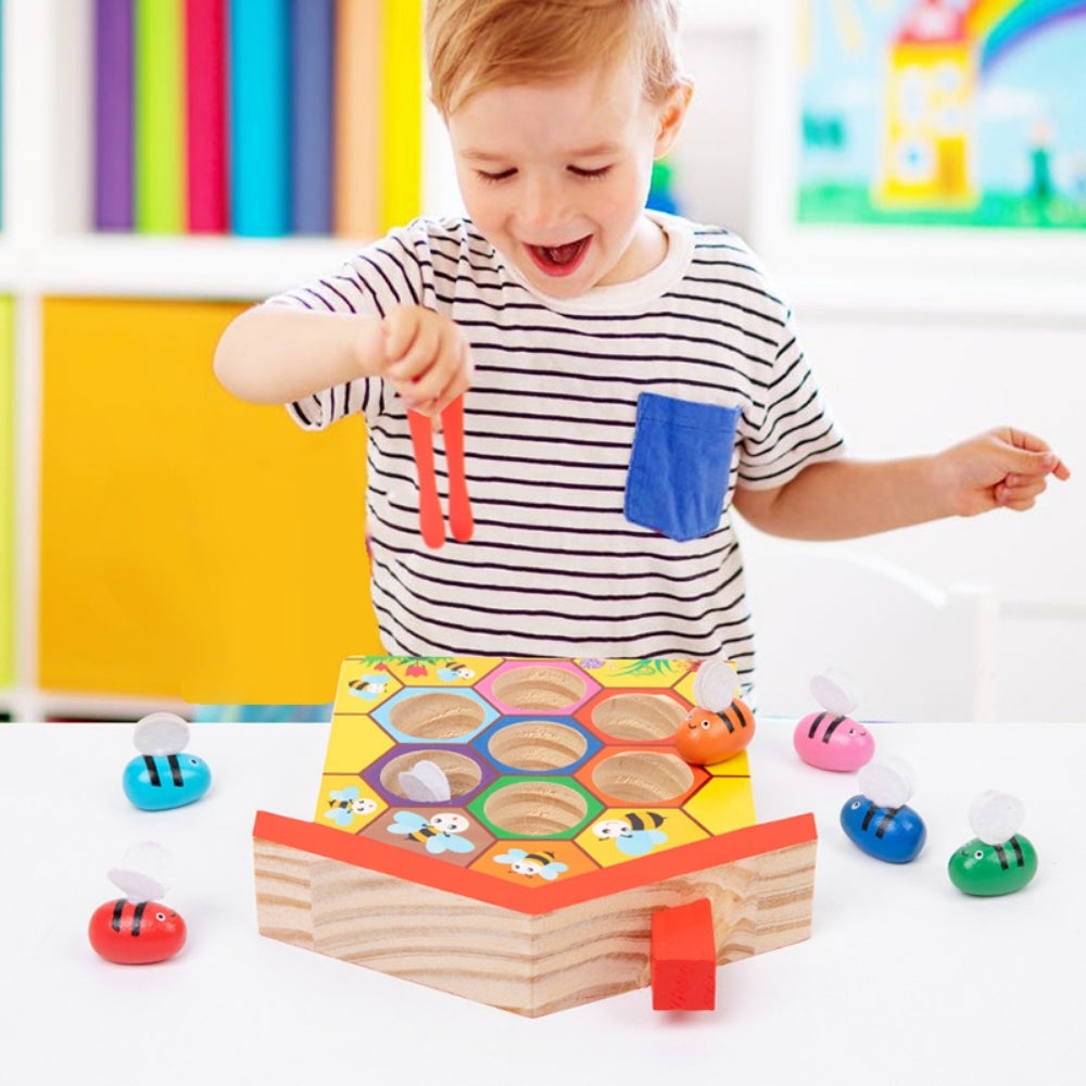 Jeu éducatif en bois inspiré d’une ruche pour apprendre à trier