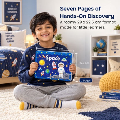 Enfant explorant une page interactive sur les planètes et l’espace
