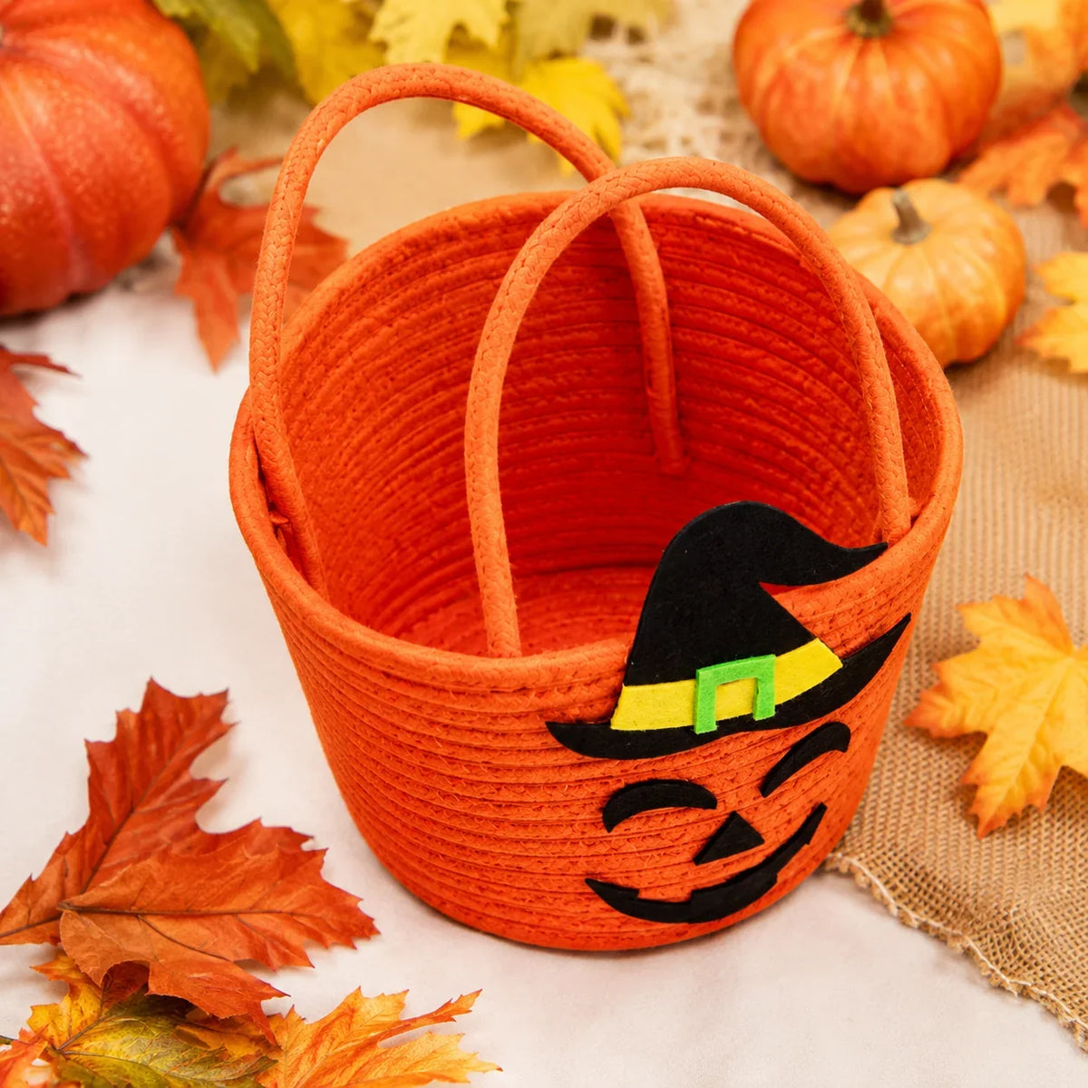 Panier d’Halloween prêt à recueillir les friandises