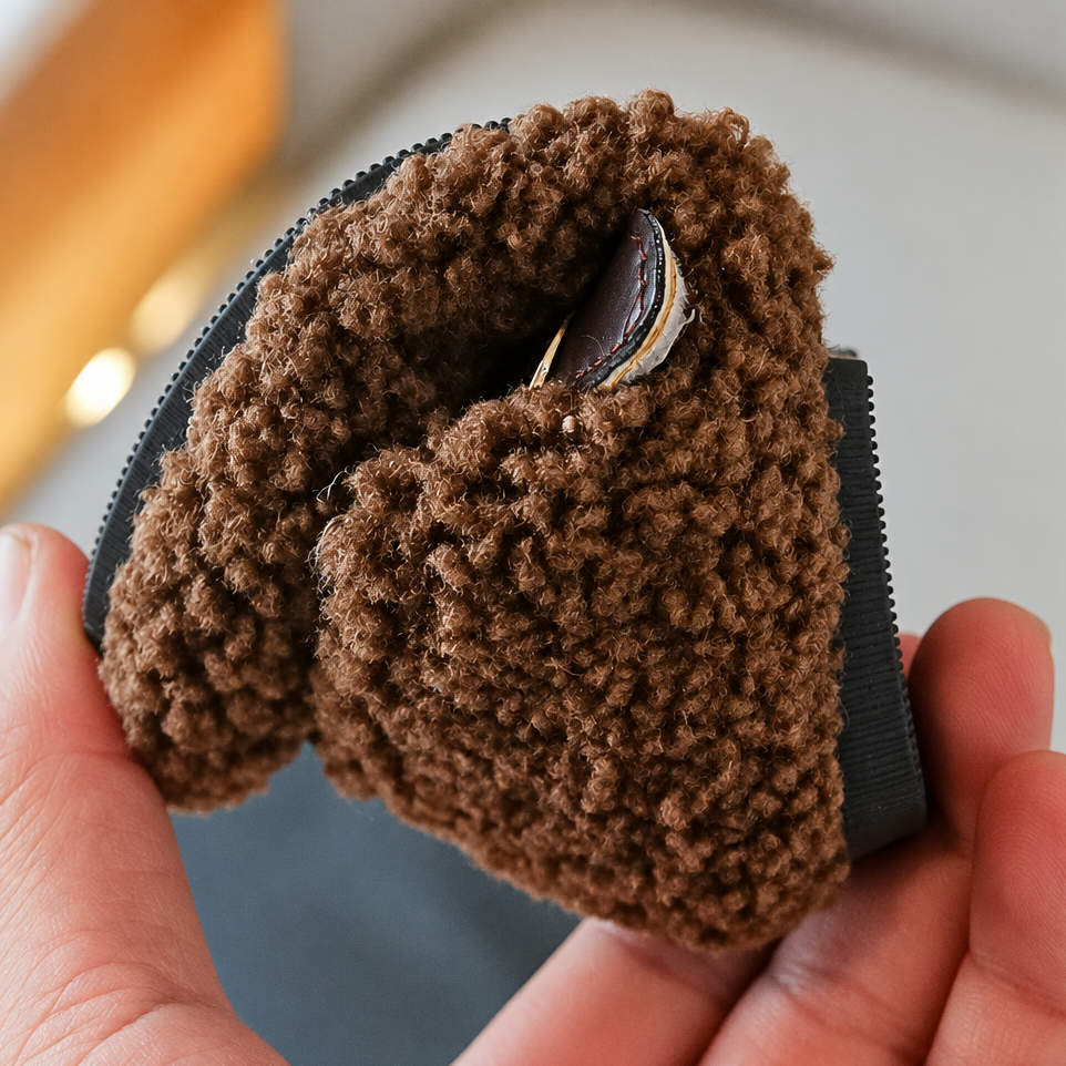 Chaussures d’hiver pour enfant présentées ensemble, vue de dessus