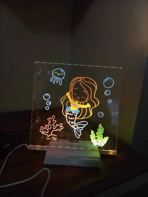 drawing-lamp-2.webp__PID:be46c86e-f2a8-4a86-96a9-e8440b2c351f