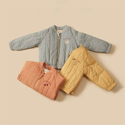 Manteau d’hiver en coton brodé pour enfant, vue de face