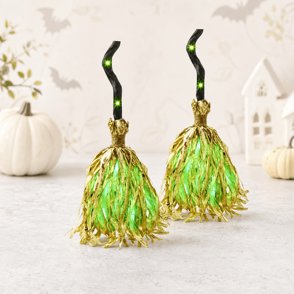 Balai d’Halloween animé avec lumière verte et détails de sorcière