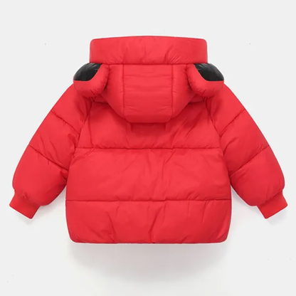 Détail du matelassage chaud du manteau pour enfant