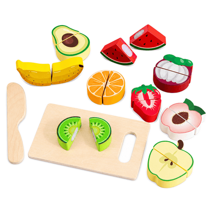 Jeu d’imitation de cuisine avec aliments en bois à couper